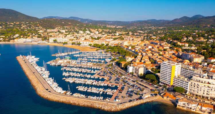 Serrurier & plombier à Sainte-Maxime — urgences 24/7 (ouverture de porte, fuites, débouchage, chauffe-eau) | Azur Assistance